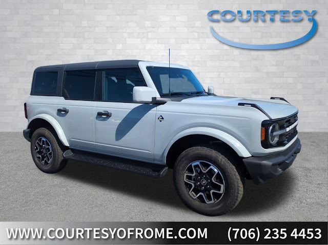 2026 Ford Bronco Outer Banks